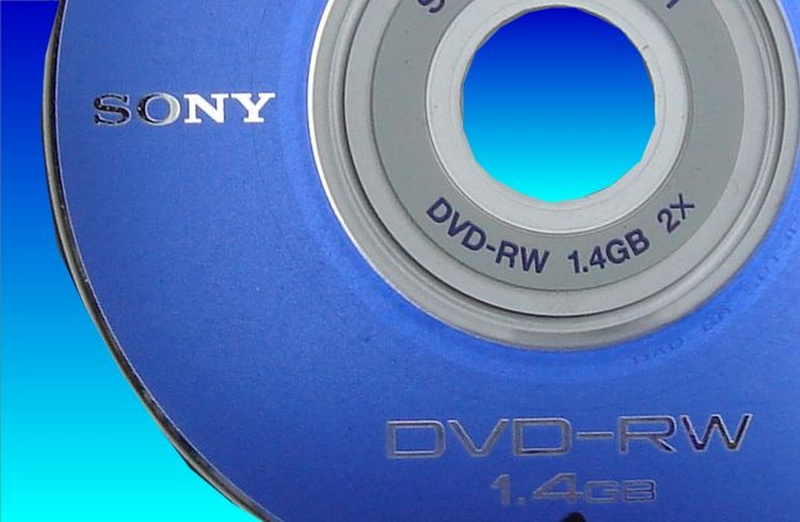 A Sony DVD-RW that caused the Handycam to display C:13:00 disc dirty error message. Even though the disc was clean it would not play so video recovery was required.